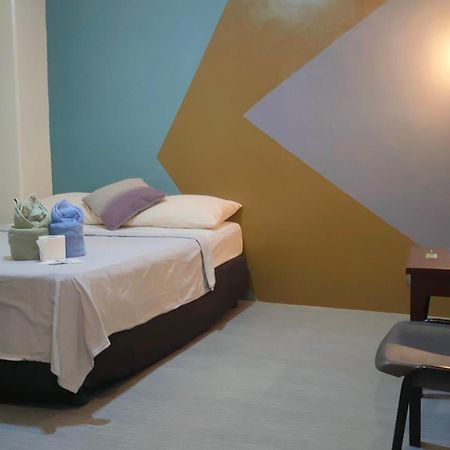 Ninie'S Place Пуэрто-Принцеса Экстерьер фото